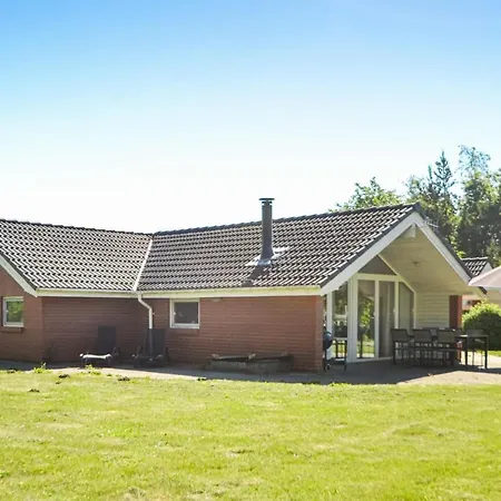 Stunning In W/ Sauna And 4 Bedrooms *