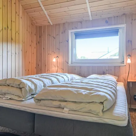 Stunning In W/ Sauna And 4 Bedrooms Oksbøl