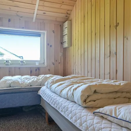 Stunning In W/ Sauna And 4 Bedrooms Oksbøl